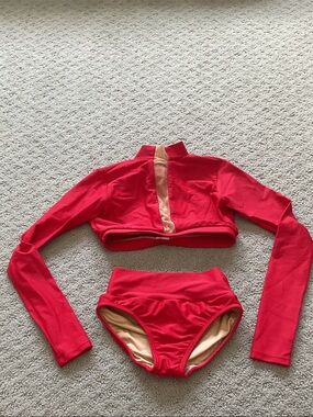 Kids Red Two-Piece Dance Costume Set with Long-Sleeve Crop Top 0514